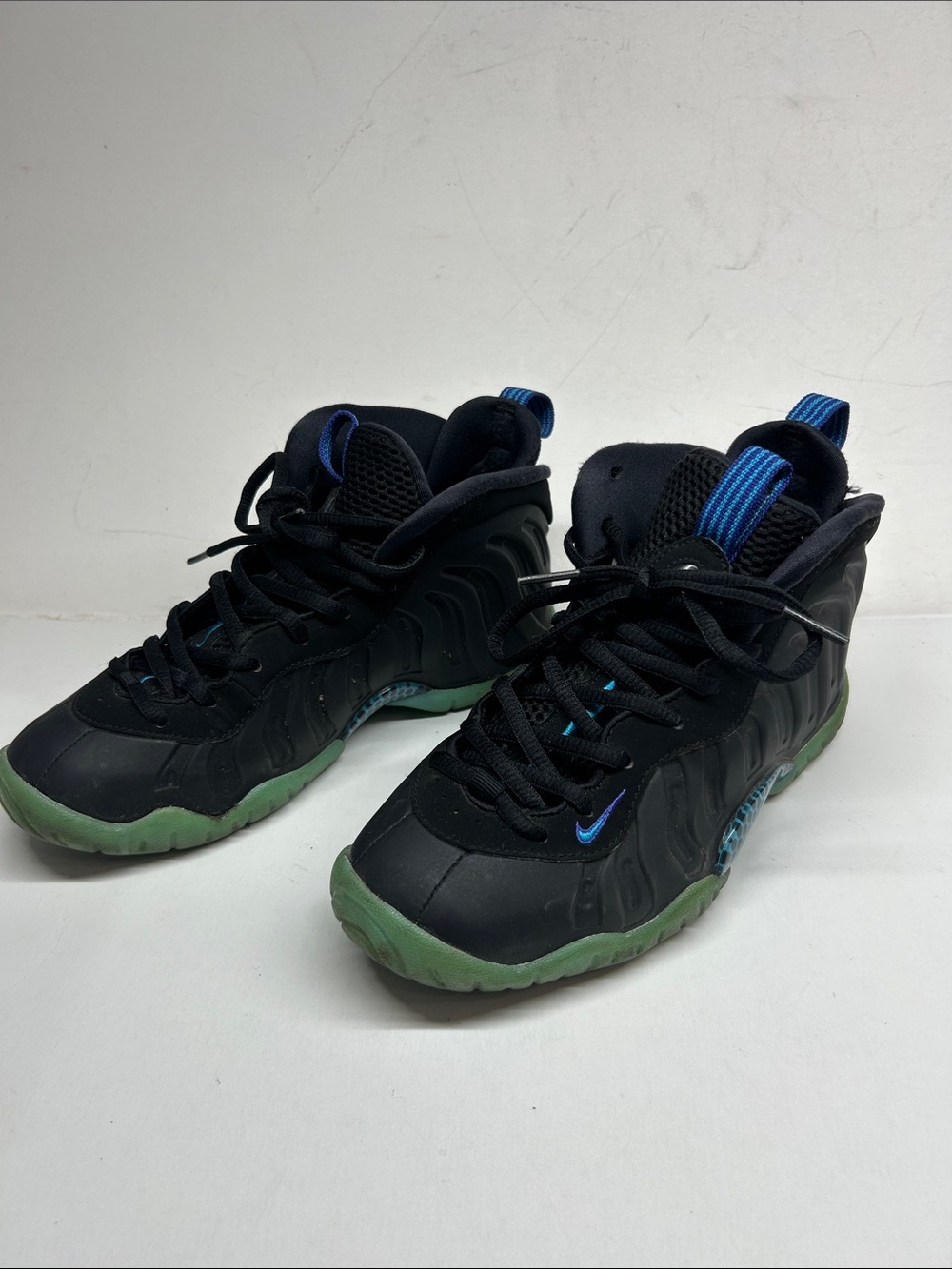 Nike Kids Black Sneakers with Blue and Green Accents